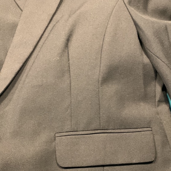 Nearly New Worthington Lined Single Button Black Blazer - Picture 11 of 11